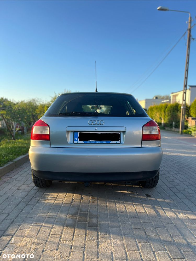 Audi A3 Sportback 1.8 Ambition - 4