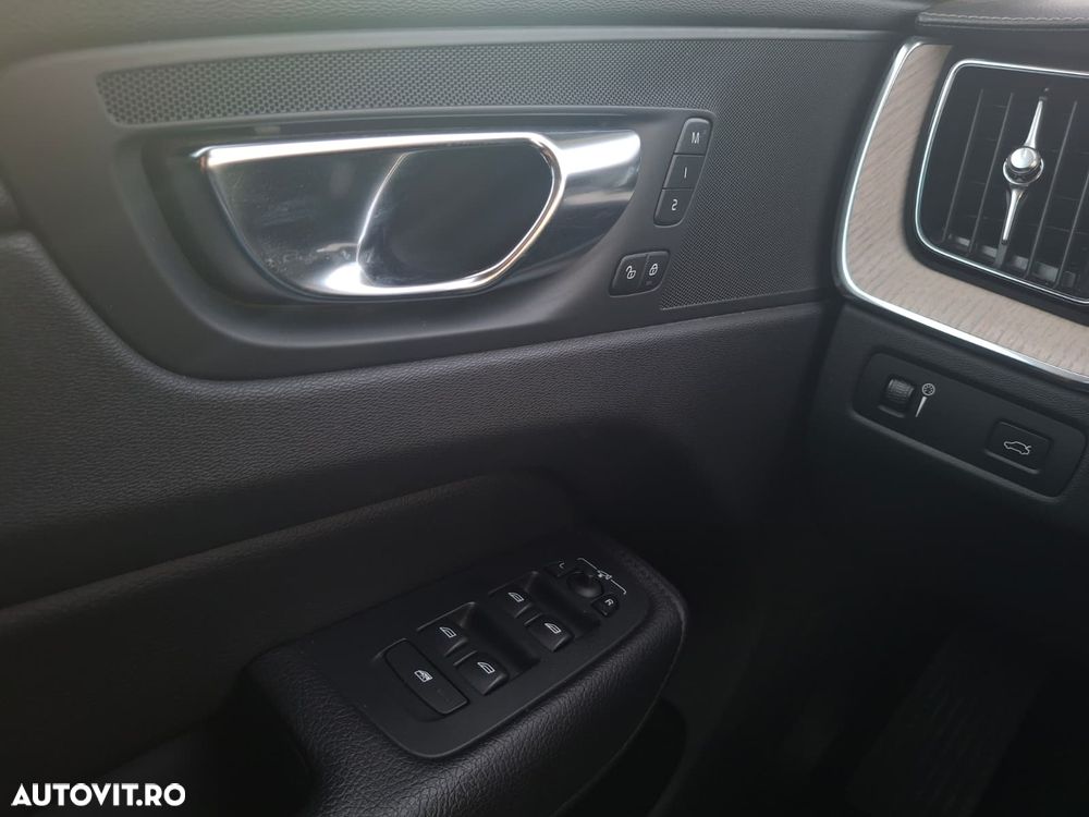 VOLVO XC60 2021 — imagine 29