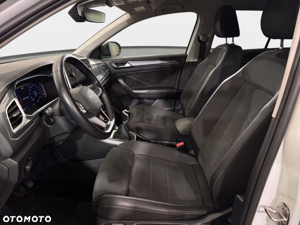 Volkswagen T-Roc - 13