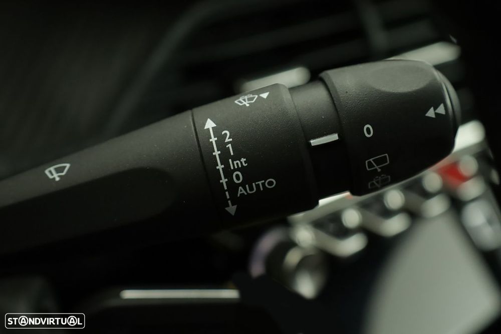 Peugeot 2008 1.2 PureTech Allure - 18