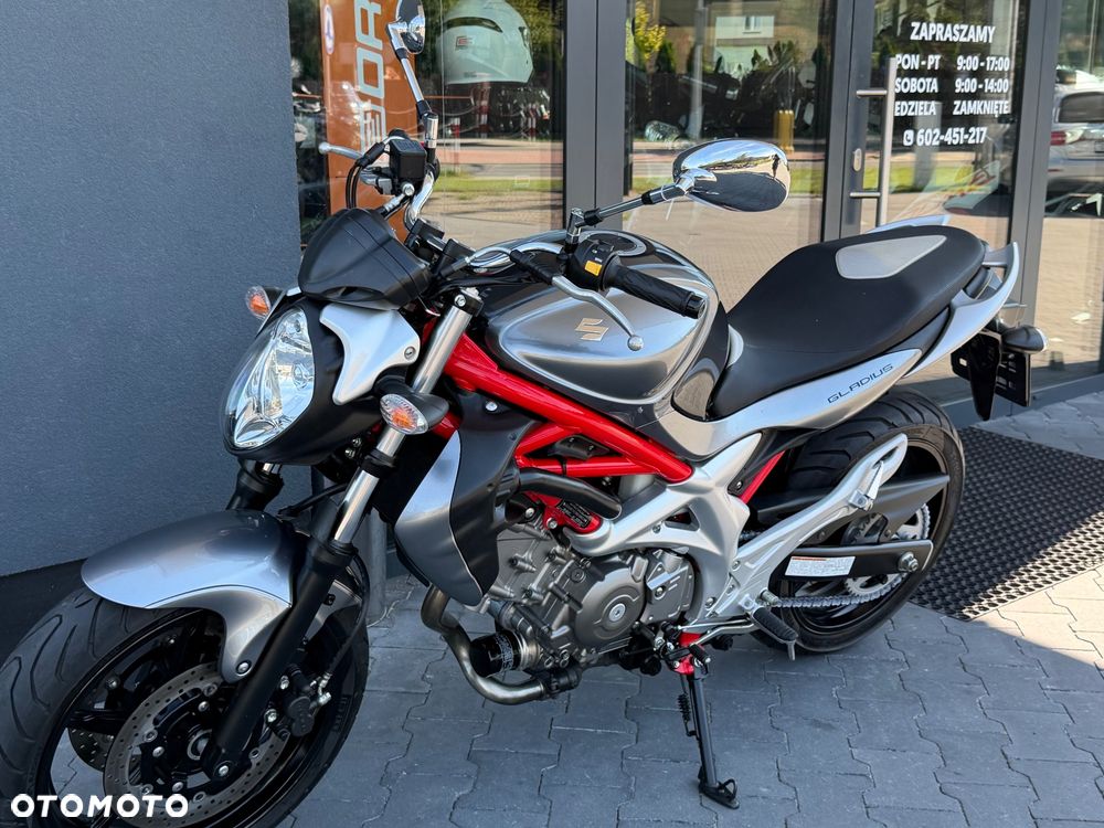 Suzuki Gladius - 40