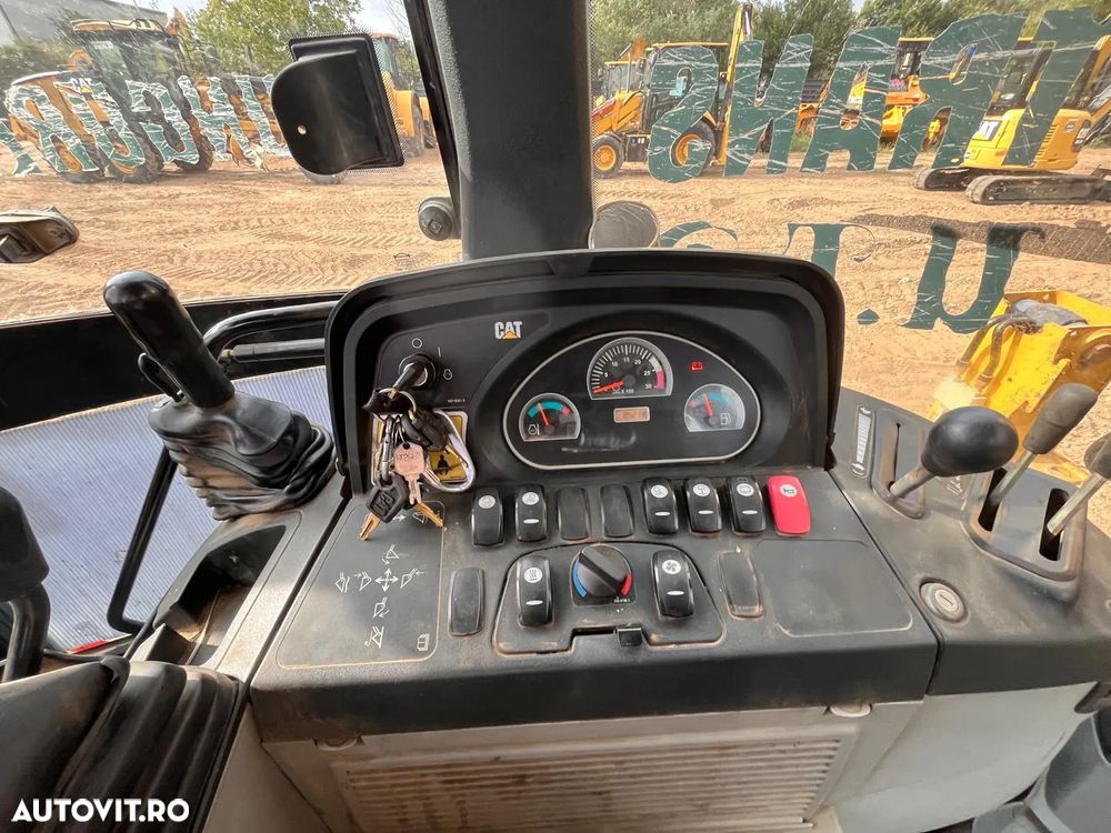 Caterpillar CAT 428 F Buldoexcavator - 4