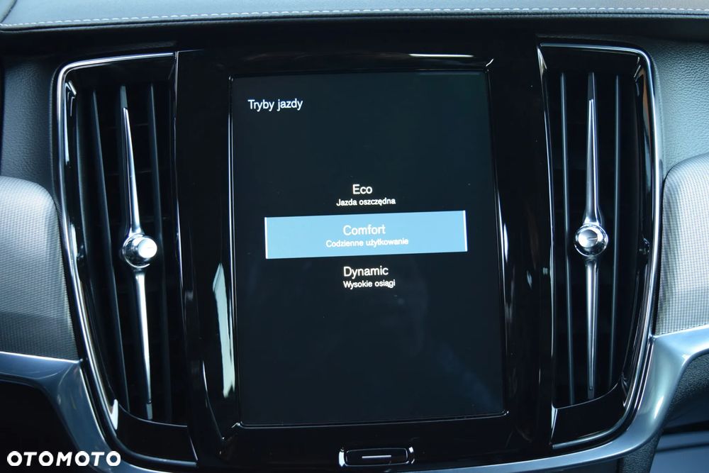 Volvo V90 D4 Geartronic R Design - 24