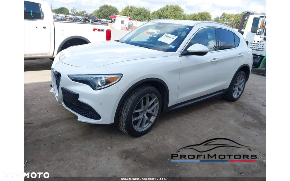 Alfa Romeo Stelvio - 1