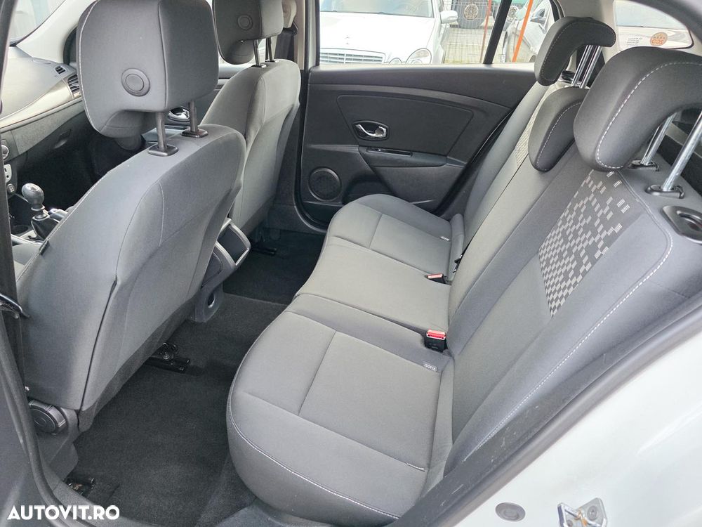 Renault Megane dCi 110 FAP Paris Business - 17