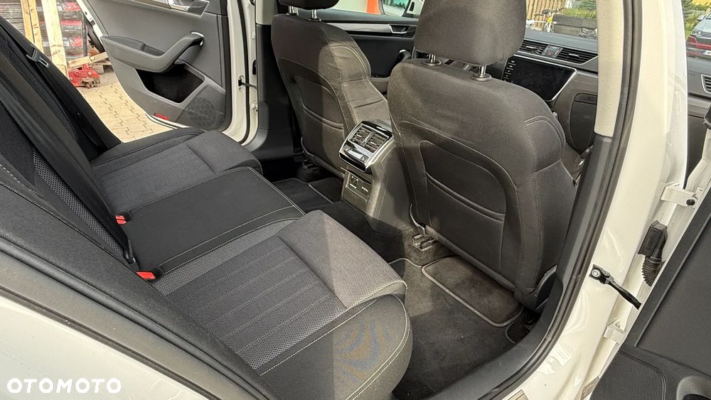 Skoda Superb 2.0 TDI Style DSG - 23