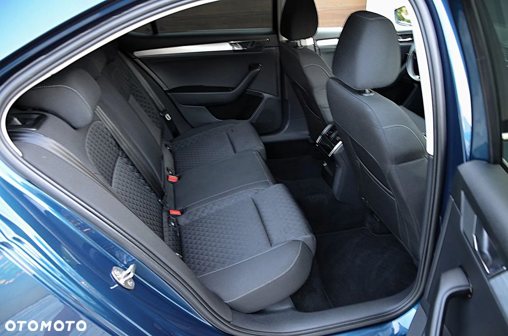 Skoda Superb 2.0 TDI SCR Active DSG - 23