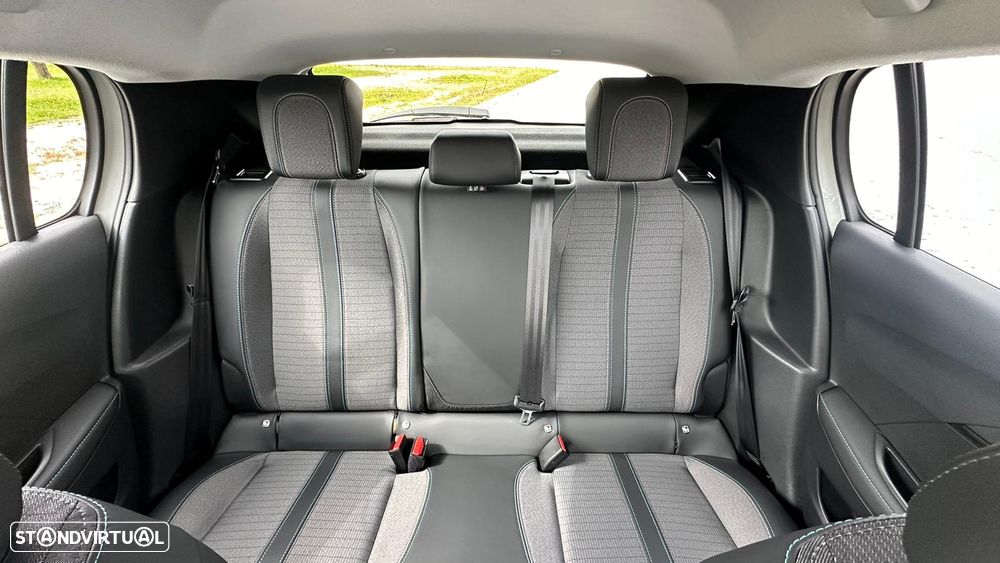 Peugeot e-208 50 kWh Allure - 18