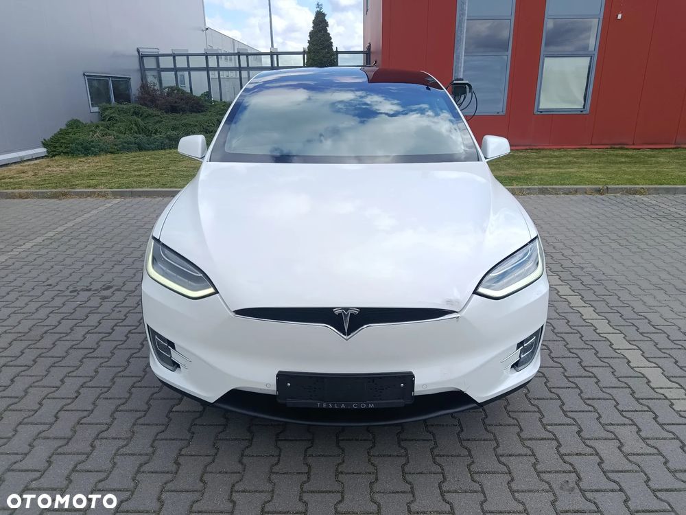 Tesla Model X 75 D - 3