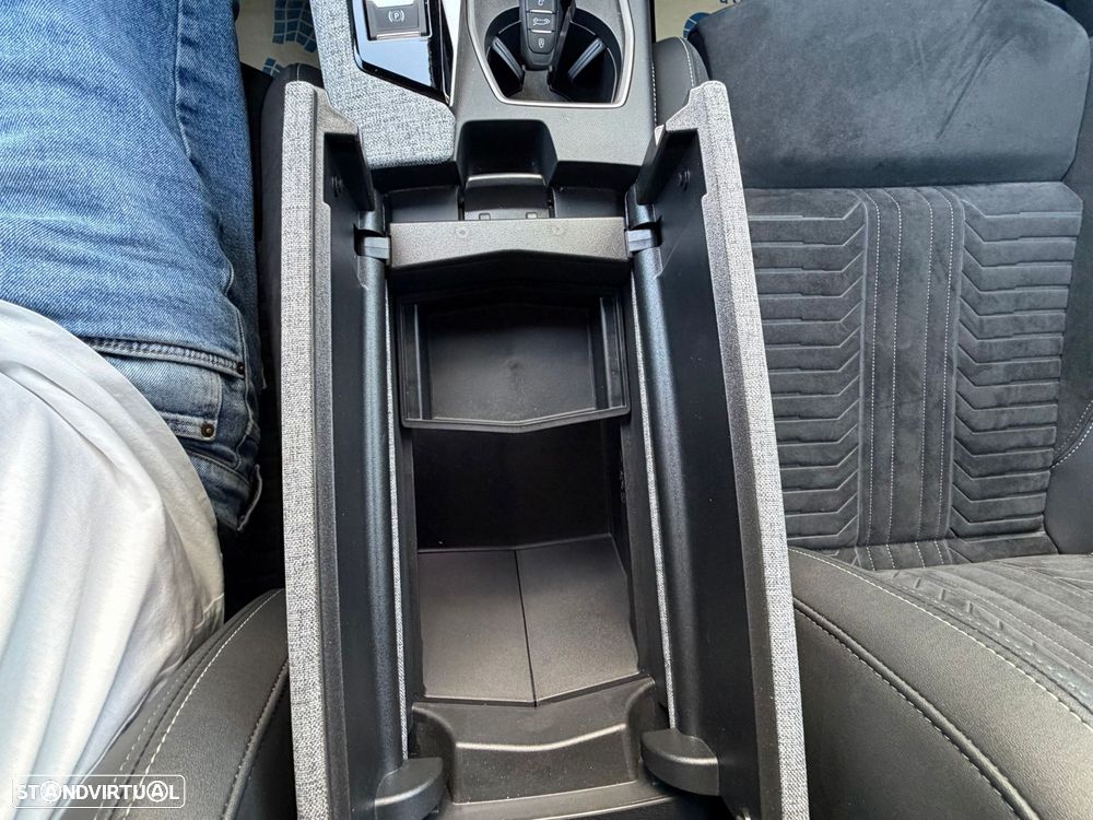 Peugeot E-5008 73 kWh GT - 29