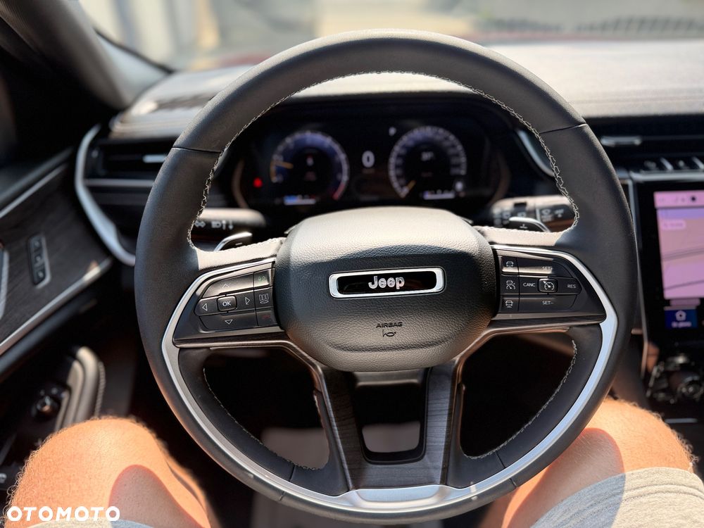 Jeep Grand Cherokee - 17