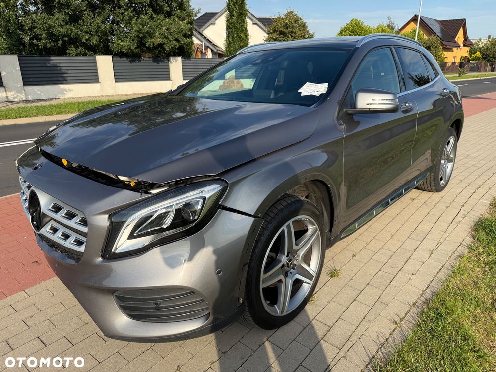 Mercedes-Benz GLA 200 7G-DCT AMG Line - 2