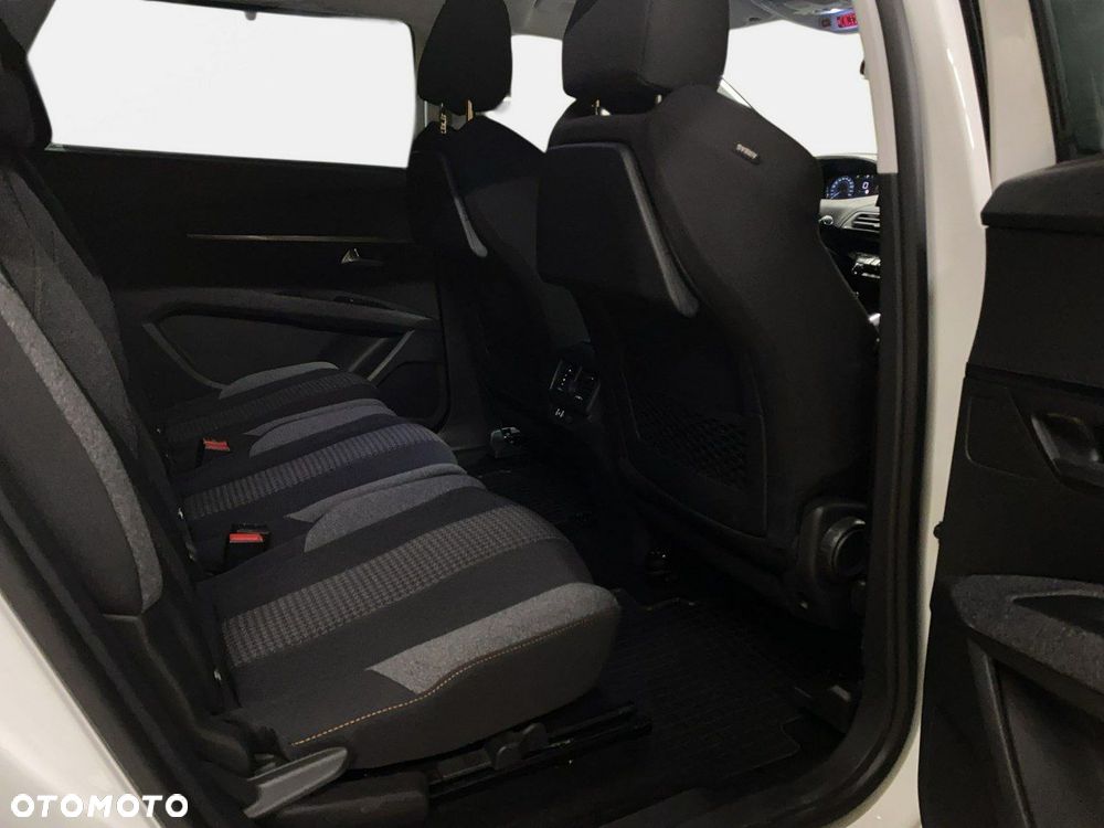 Peugeot 5008 - 15