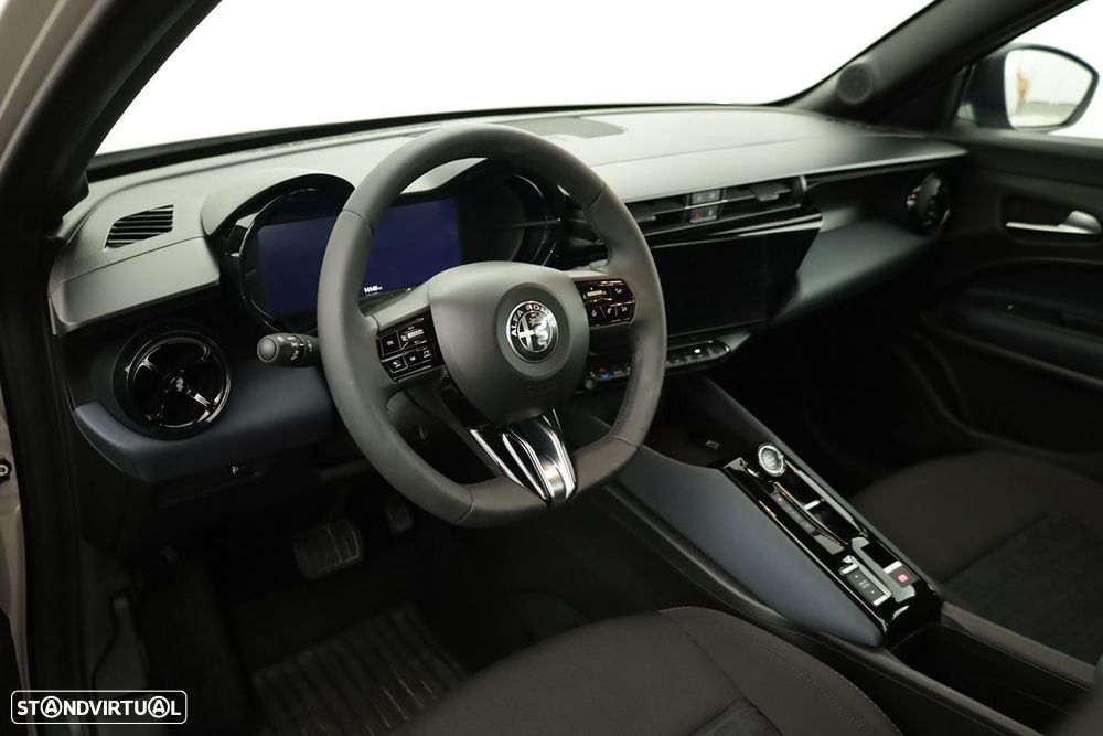 Alfa Romeo Junior Elletrica 50 kWh - 8