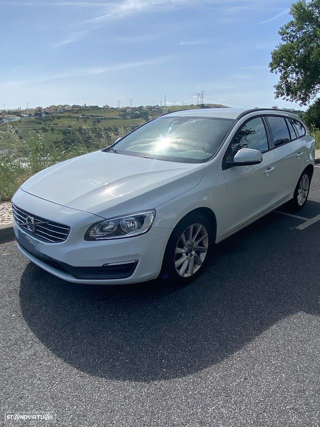 Volvo V60 1.6 D2 Drive Momentum Start/Stop - 4