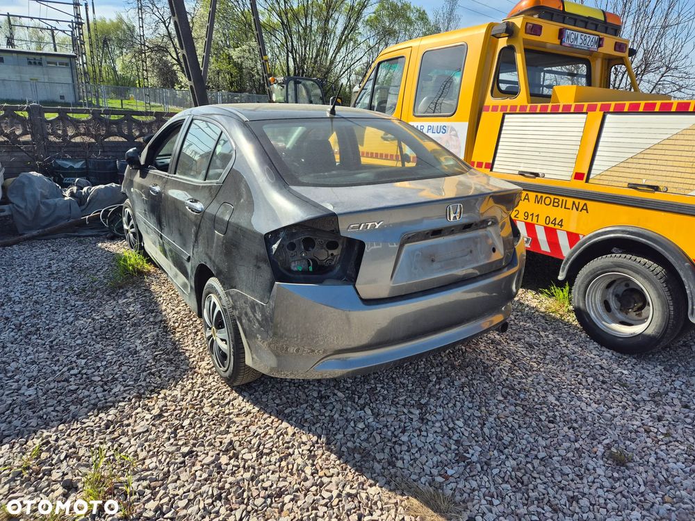 Honda City 1.4 Comfort - 2