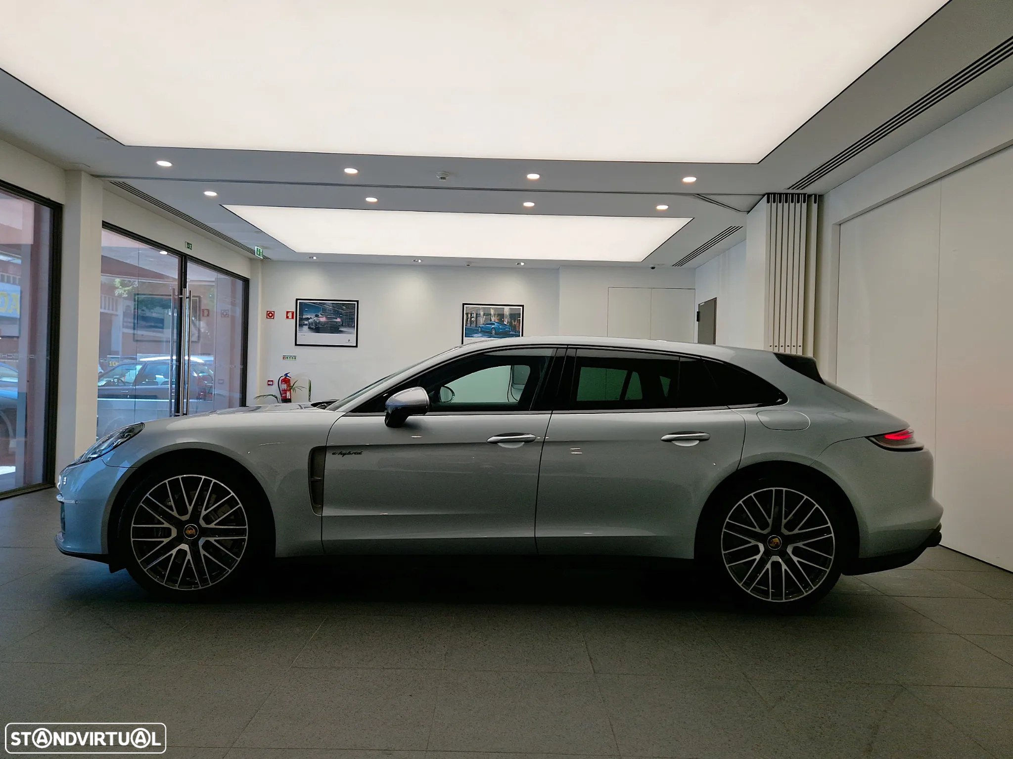 Porsche Panamera Sport Turismo 4 E-Hybrid Platinum Edition - 2