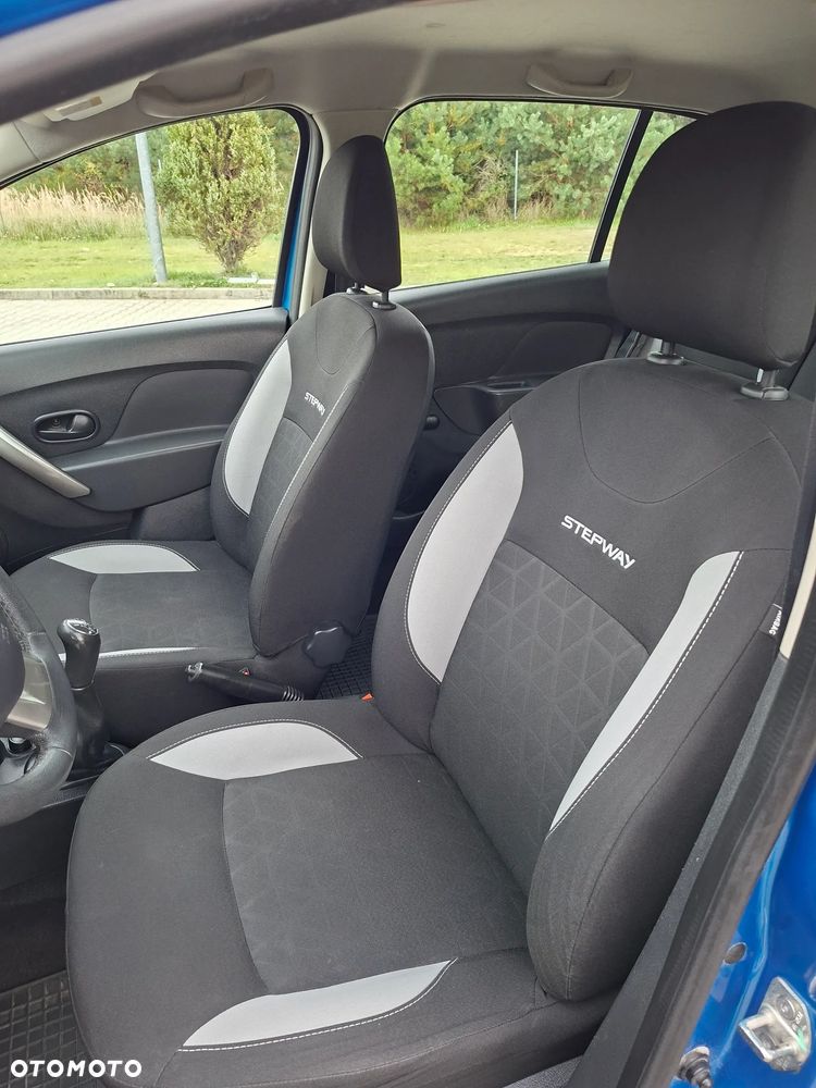 Dacia Sandero - 8