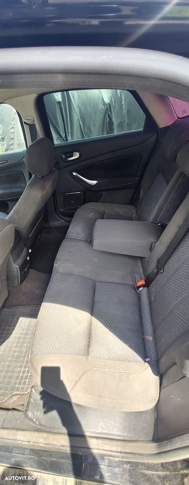 Ford Mondeo - 22