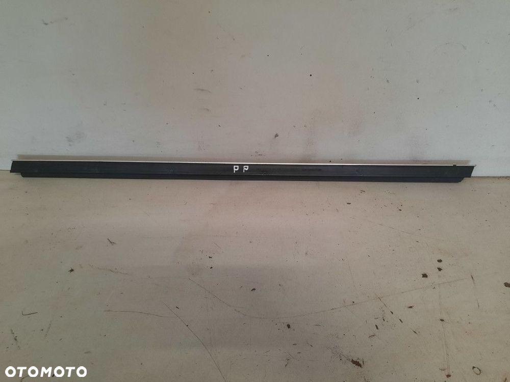 BMW520i E39 95-00 SEDAN LISTWA ZGARNIAJĄCADRZWI PRZÓD PRAWA CHROM 8185816 - 10