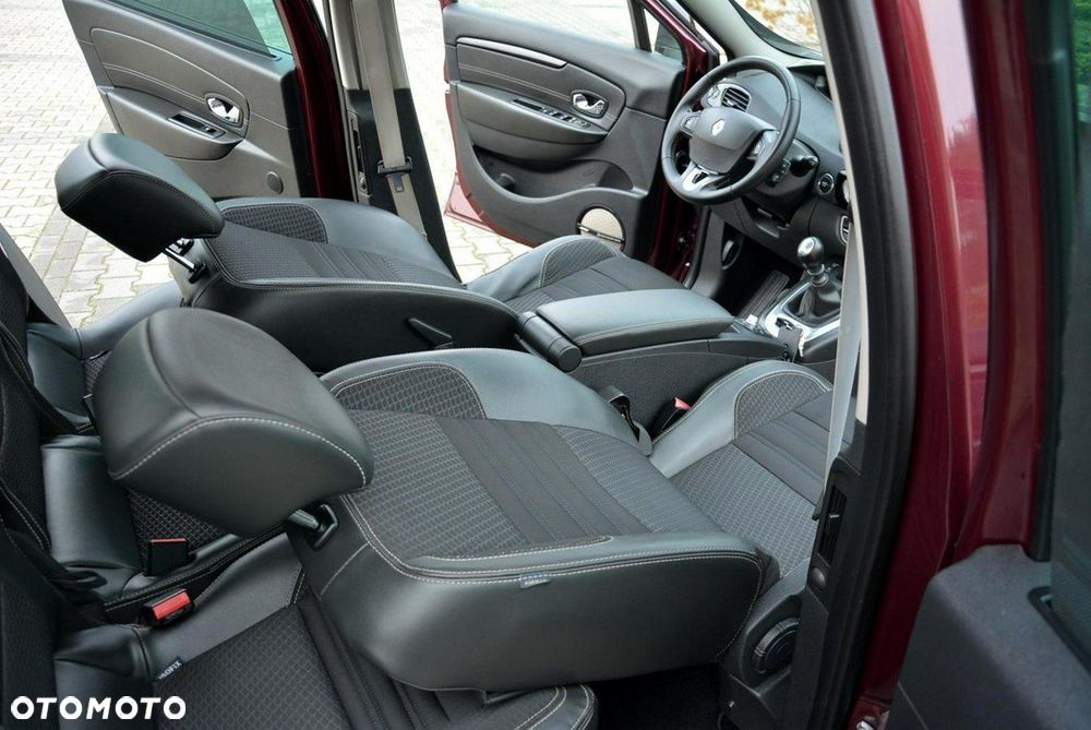 Renault Scenic ENERGY TCe 130 BOSE EDITION - 19