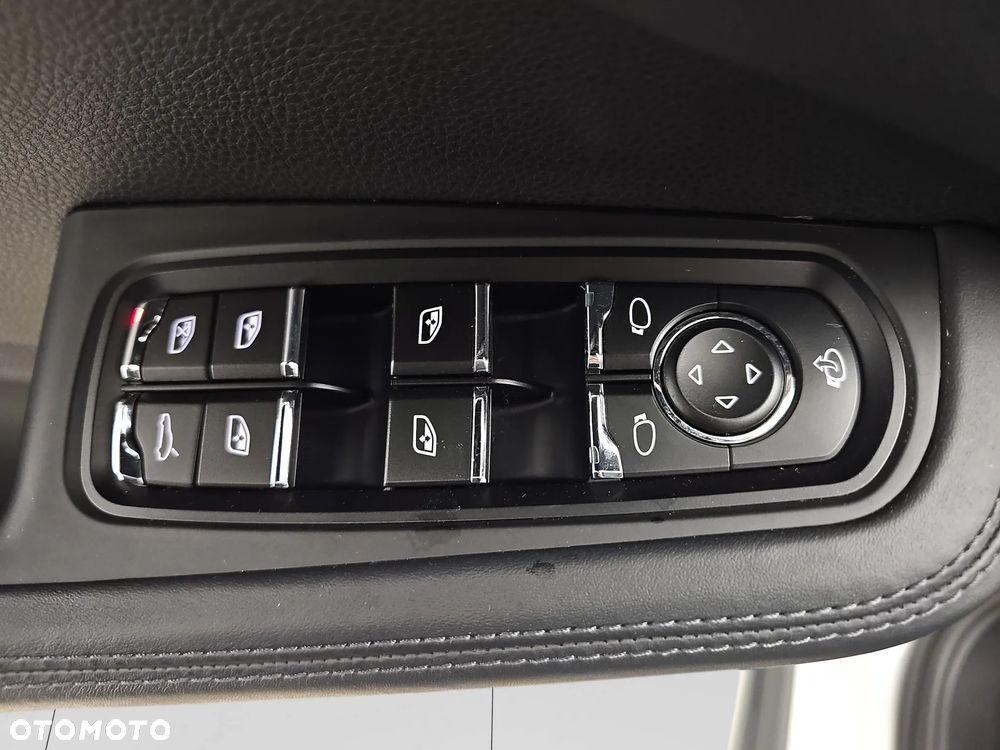 Porsche Macan Standard - 11