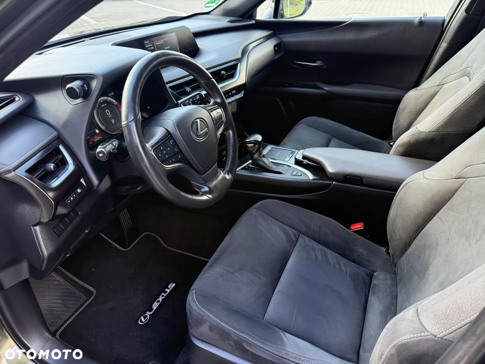 Lexus UX 250h F Sport 2WD - 34