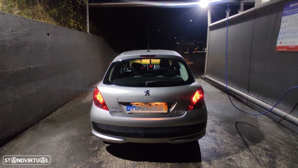 Peugeot 207 1.4 HDi Trendy - 8