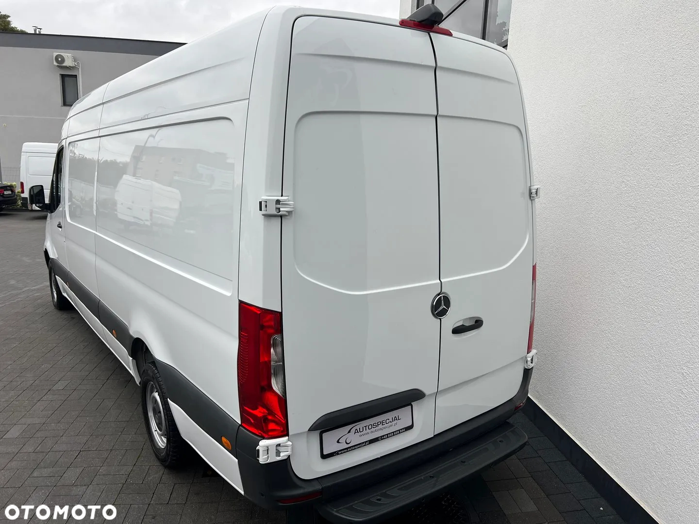 Mercedes-Benz Sprinter - 4