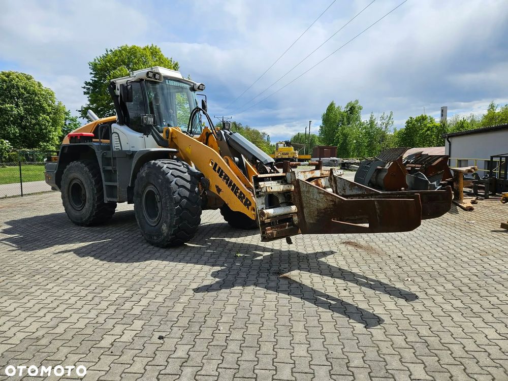 Liebherr L 550 - 28