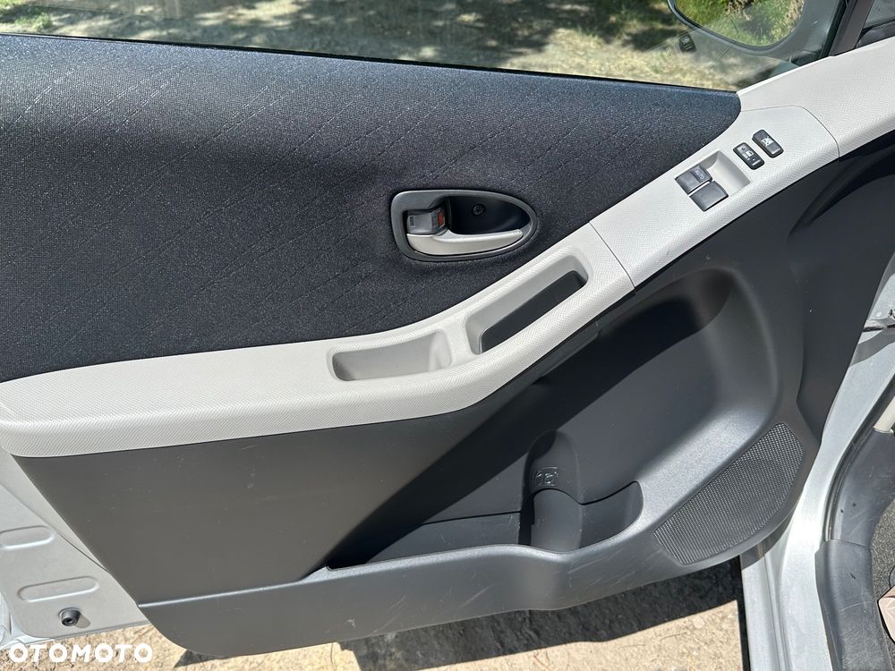 Toyota Yaris 1.3 Automatik Sol - 12