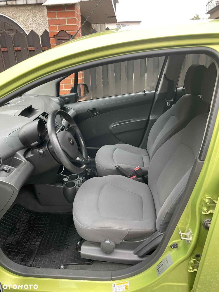 Chevrolet Spark 1.0 LS+ - 23