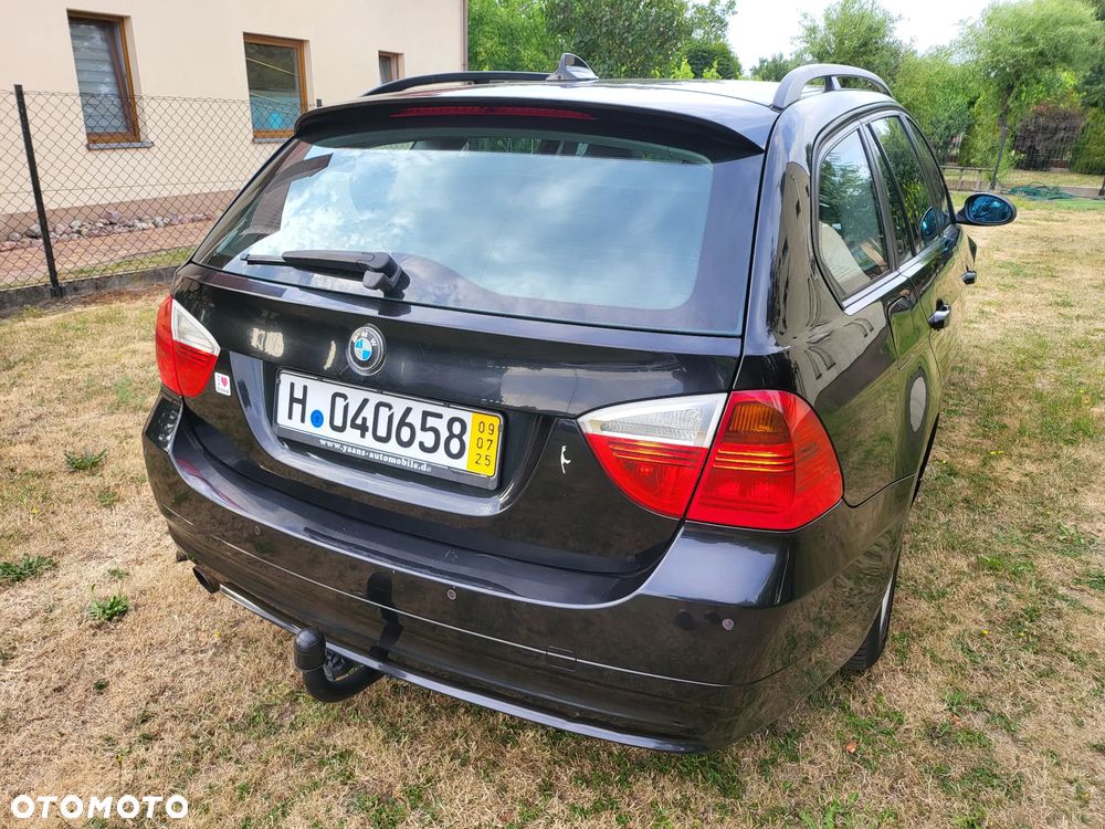 BMW Seria 3 318i Touring - 18