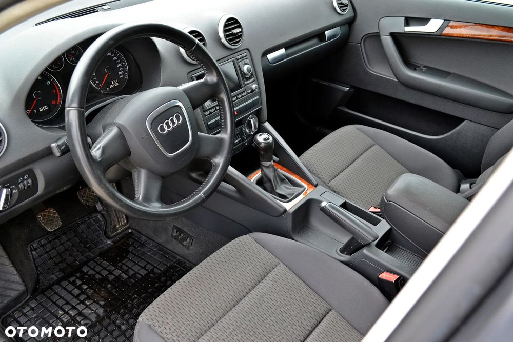 Audi A3 Sportback 1.8 TFSI Ambiente - 15
