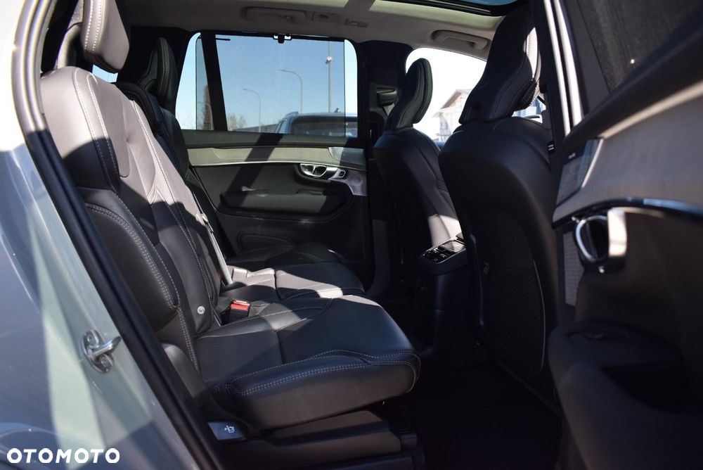 Volvo XC 90 - 23