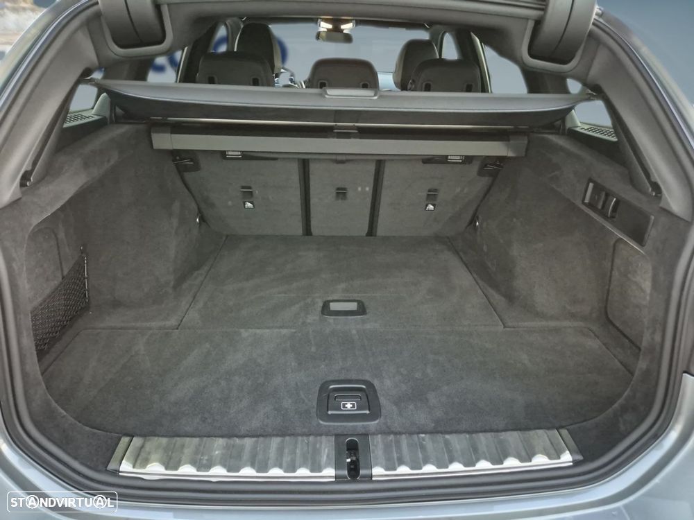 BMW 320 d Pack Desportivo M Auto - 36