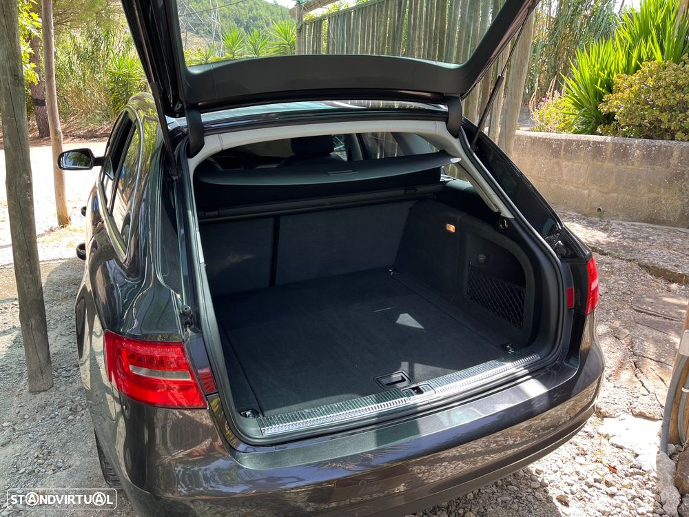 Audi A4 Avant 2.0 TDI Advance - 7