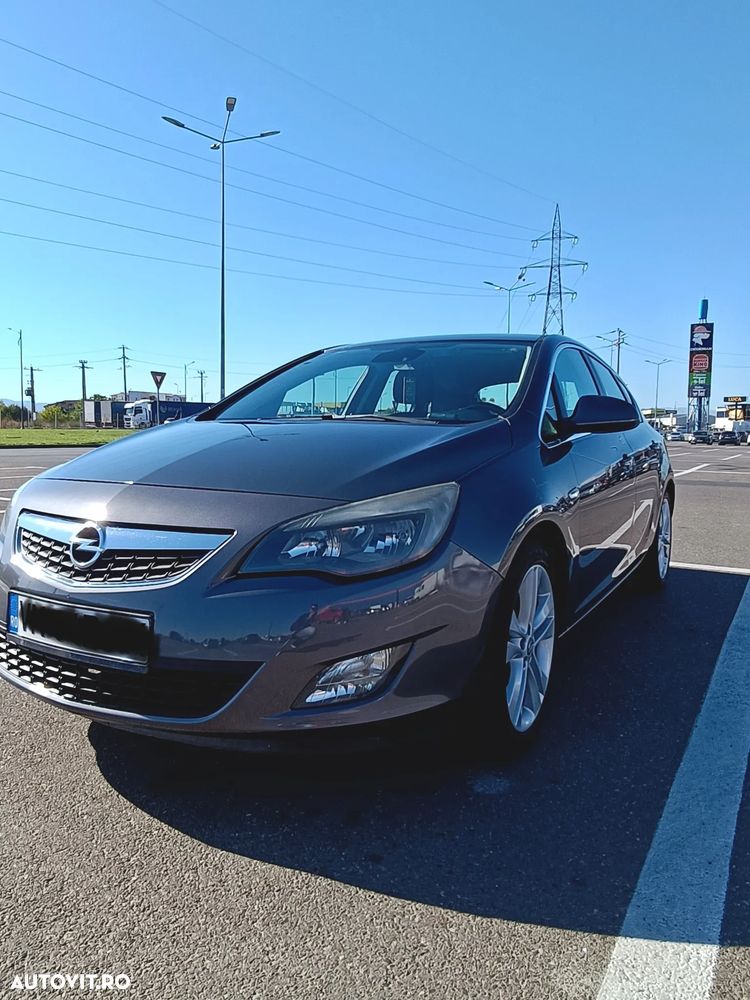 Opel Astra 1.4 Turbo Edition Sport - 1