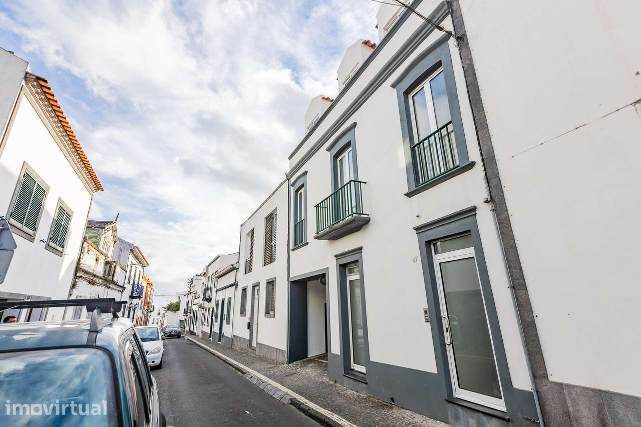 Prédio 5 Apartamentos - Centro de Ponta Delgada - Grande imagem: 3/60