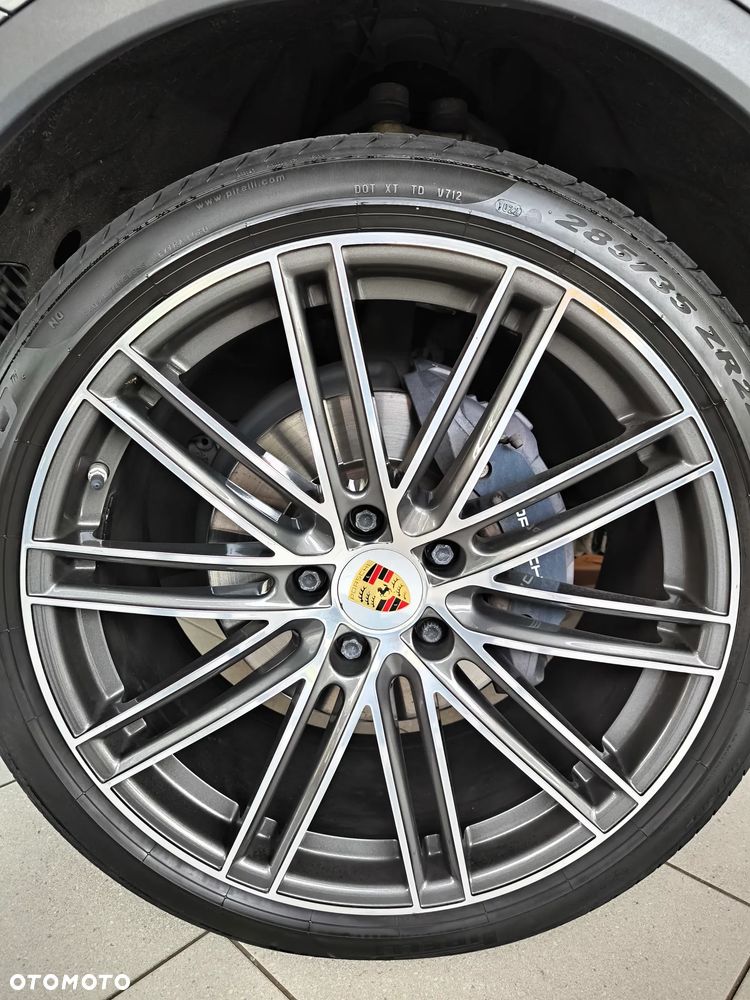 Porsche Cayenne Standard - 40