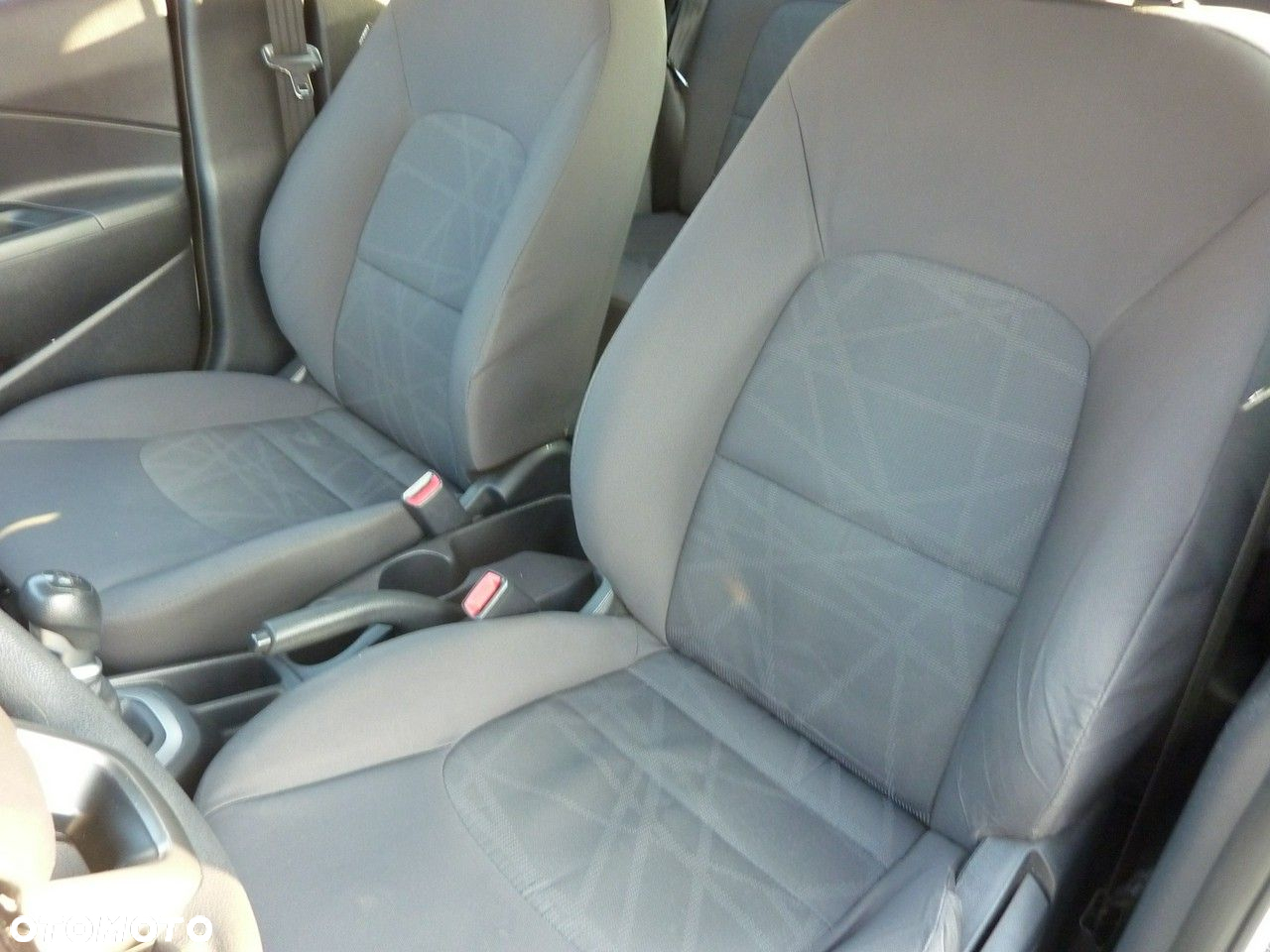 Kia Rio - 12