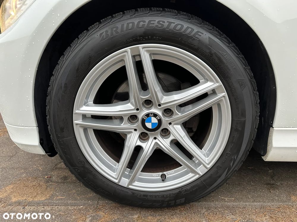 BMW Seria 3 318d DPF Edition Exclusive - 22