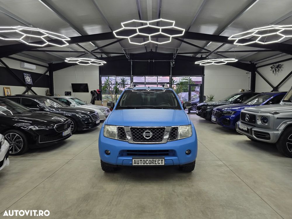 Nissan Navara 2.5 dCi DPF 4X4 Double Cab LE - 2