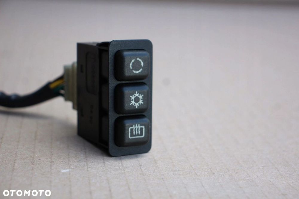Przełącznik włącznik klimatyzacji BMW 5 e34 - 1