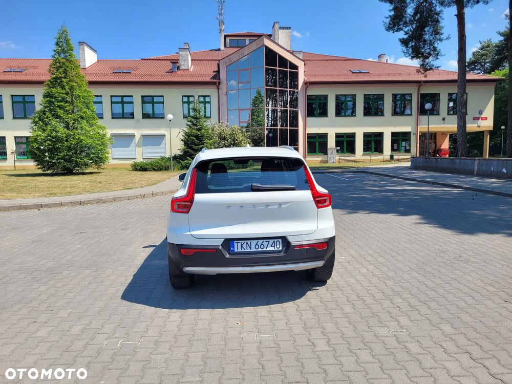 Volvo XC 40 T2 Momentum - 4
