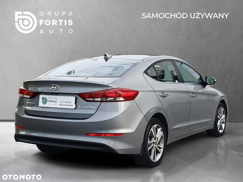 Hyundai Elantra - 5