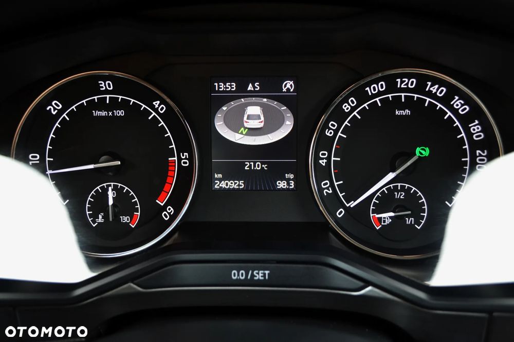 Skoda Superb 2.0 TDI Sportline DSG - 40