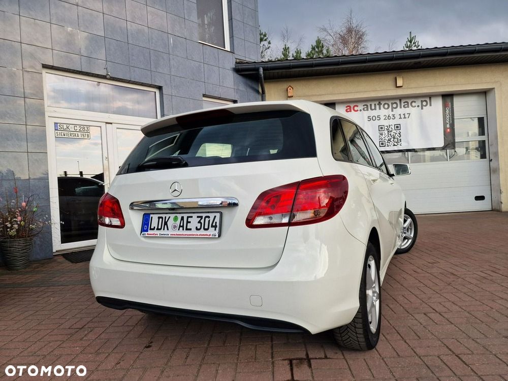Mercedes-Benz Klasa B 180 Edition - 16