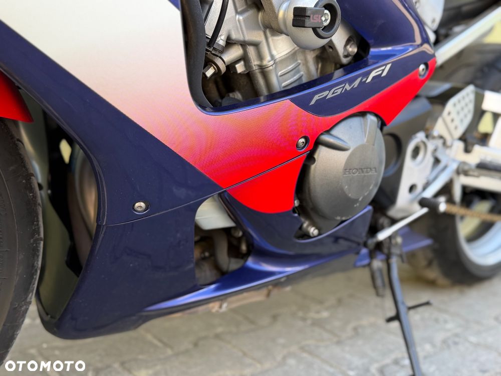 Honda CBR - 32