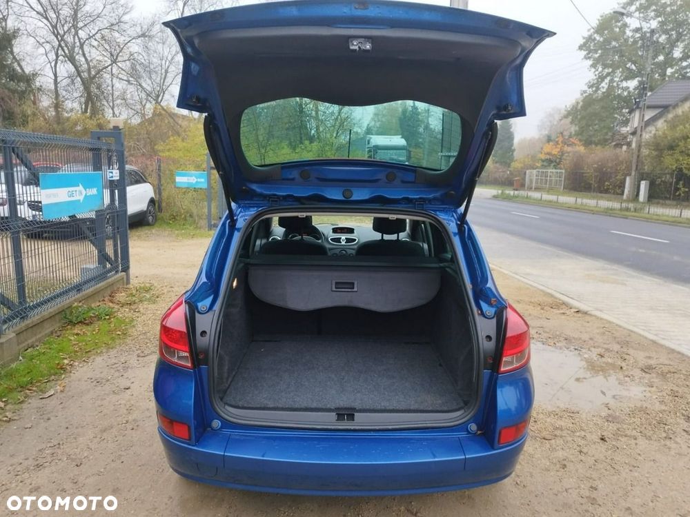 Renault Clio - 17